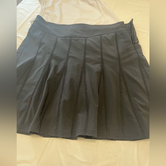 Athleta Skirt Black Built In Shorts Zipper Side size 6. - Picture 1 of 15